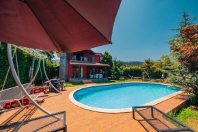 Sapancada ısıtmalı havuzlu villa